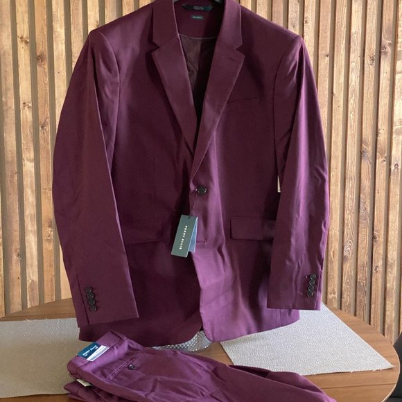 Perry Ellis (Very Slim) Winetasting Colored Suit